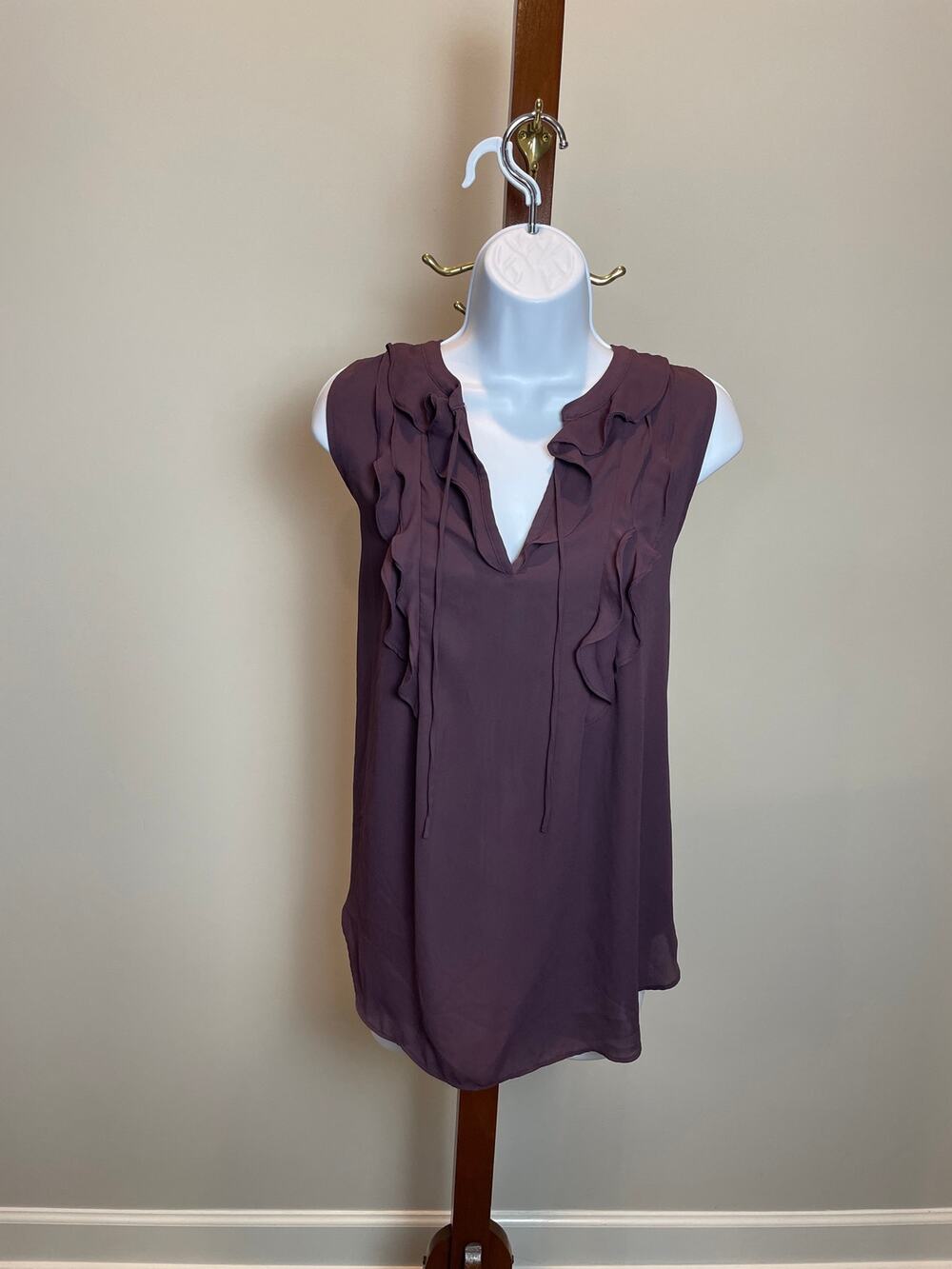 Loft Sleeveless Top Size L Purple Chiffon Ruffle Front Knit Back Hanky Hem